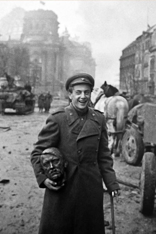 .    . 1945 .